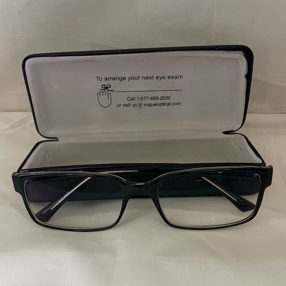 Black rectangle , plastic glasses - Picture 1 of 2